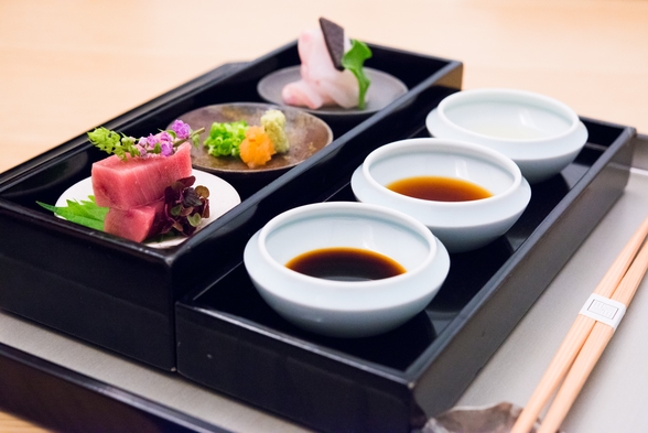 【夕・朝食付】日本の季節を味わう会席ディナー＆100種類以上のアイテムが並ぶ朝食ブッフェ